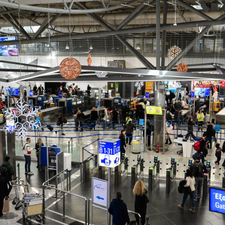 Ο Δήμας «καρατομεί» τον διοικητή της ΥΠΑ για το μπλακ άουτ στο FIR Αθηνών