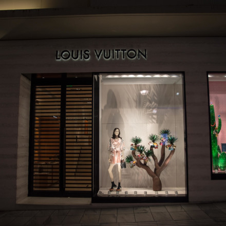 Louis Vuitton, Chanel, Hermès: Γιατί η Ελλάδα γίνεται cash machine της παγκόσμιας πολυτέλειας