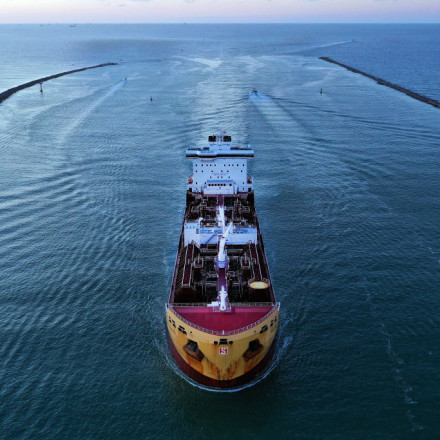 Στο Υπ. Εξωτερικών εκτάκτως ο Κικίλιας-Συναντά Γεραπετρίτη για τις επιθέσεις σε ελληνόκτητα πλοία