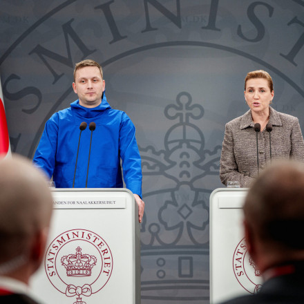 «Αν έπρεπε να διαλέξω εδώ και τώρα θα επέλεγα τη Δανία» ξεκαθάρισε ο πρωθυπουργός της Γροιλανδίας