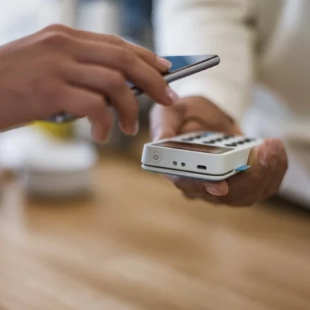 IRIS: Πιο κοντά στο τέλος των μετρητών - Διπλασιάζονται από σήμερα τα όρια μεταφορών