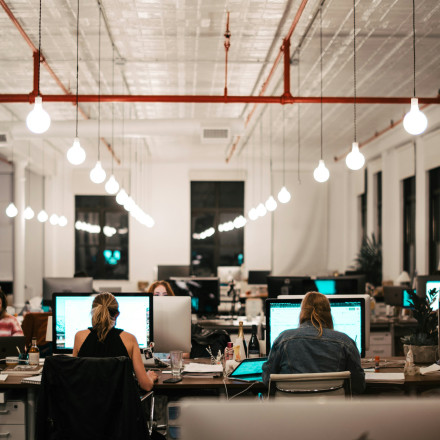 Μειώθηκε οριακά ο τζίρος των επιχειρήσεων τον Νοέμβριο 2025 σε σχέση με το 2024