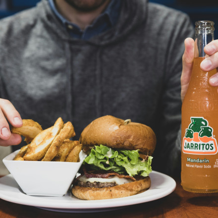 Υπερ-επεξεργασμένες τροφές: Ο κρυφός κίνδυνος που αντιμετωπίζουν οι νέοι