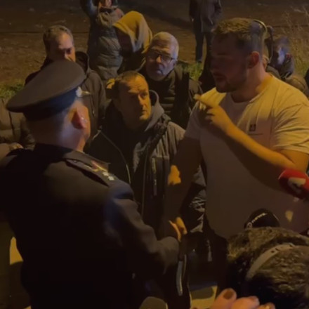 «Αν έρθουν τα ΜΑΤ, θα κάψουμε την Αθήνα»: Η έντονη διαπραγμάτευση αγροτών - αστυνομικών στη Θήβα