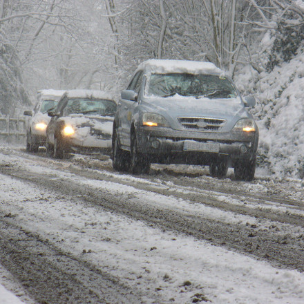 Αλυσίδες ή κουβέρτες χιονιού; Ο πλήρης οδηγός για ασφαλή οδήγηση σε χιόνι και πάγο