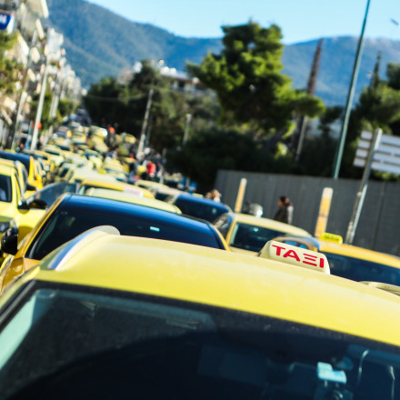 Νέα εξέλιξη: Συνεχίζεται η απεργία στα ταξί Πέμπτη και Παρασκευή - «Είμαστε έτοιμοι για όλα»