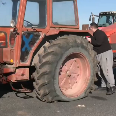 Καταδικάζει τους βανδαλισμούς στα τρακτέρ αγροτών ο Παύλος Μαρινάκης - «Είναι ντροπή»