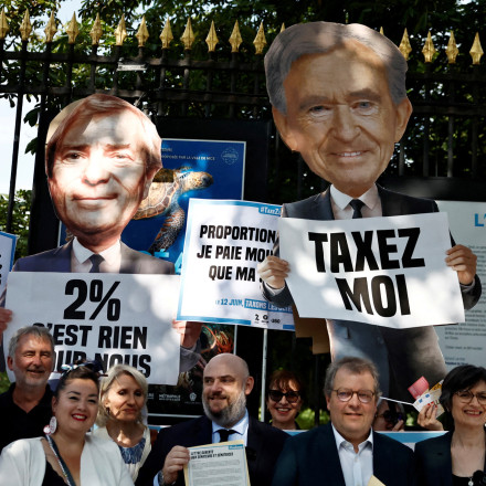 Οι απειλές του Τραμπ κόστισαν 12,5 δισ. δολάρια στον πλουσιότερο άνθρωπο της Ευρώπης