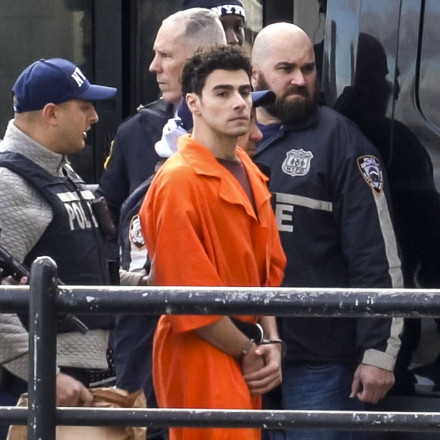 Ο Πίτερ Μαντζιόνε πήρε μεταγραφή στην πόλη που είναι φυλακισμένος ο ξάδερφός του για φόνο