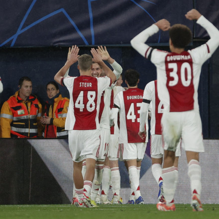 Άγιαξ: Νίκη επί της Φόλενταμ με υπογραφή Μπάας πριν τον «τελικό» με τον Ολυμπιακό (videos)