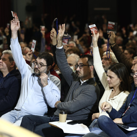 Νέα Αριστερά: Πανηγυρίζουν όλοι ενώ βρίσκονται στο 2%