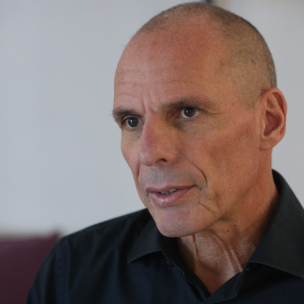 Υπόμνημα Βαρουφάκη: Οι εξηγήσεις στον εισαγγελέα για τις δηλώσεις για τα ναρκωτικά