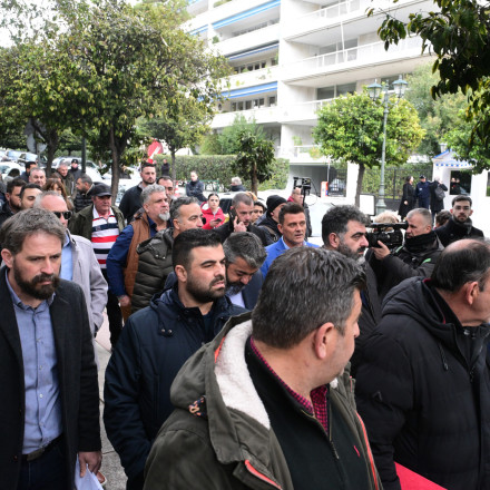 Στιγμές μεγάλης έντασης (και μεταξύ των αγροτών) στο Μέγαρο Μαξίμου