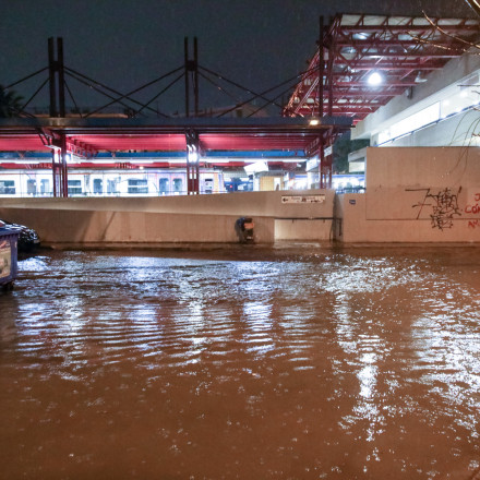 Κακοκαιρία: Αποκαταστάθηκε η κυκλοφορία στον ΗΣΑΠ – Εκτός λειτουργίας η στάση Ασκληπιείο Βούλας