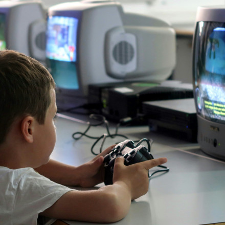 Τα βιντεοπαιχνίδια αυξάνουν τη νοημοσύνη των παιδιών - Τα social media όχι