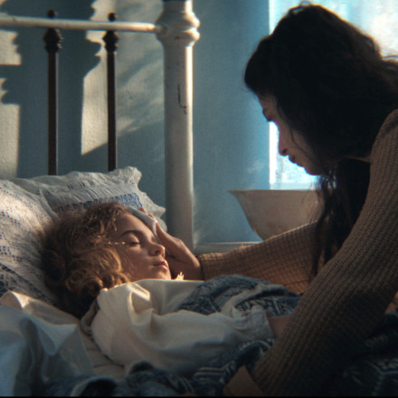 «Η μεγάλη χίμαιρα»: Η μικρή Άννα αρρωσταίνει και η οικογένεια βυθίζεται σε αγωνία - Το 5ο επεισόδιο