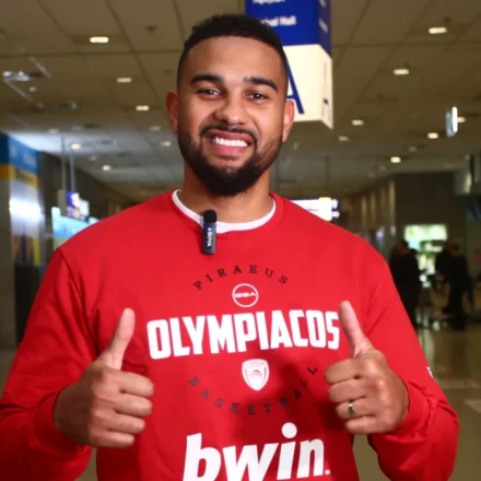 Ολυμπιακός: Στην Ελλάδα ο Τζόζεφ - Οι πρώτες δηλώσεις και το ντεμπούτο του