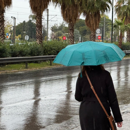 Κακοκαιρία: Σε κόκκινο συναγερμό η χώρα - Οι περιοχές που αναμένονται τα μεγαλύτερα ύψη βροχής