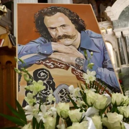 Η Κρήτη αποχαιρέτησε τον Γιάννη Ξυλούρη - Πλήθος κόσμου στην κηδεία