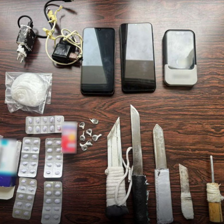 Φυλακές Μαλανδρίνου: Συλλήψεις 17 κρατουμένων για μαχαίρια, ναρκωτικά και κινητά