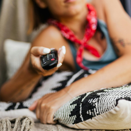 Πώς το binge-watching σε κάνει πιο μοναχικό