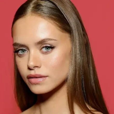 Η σύντροφος του Σίνερ παρουσιάζεται topless σε σάουνα και... ανάβει φωτιές (pic)