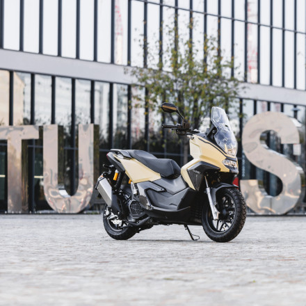 Νέο ADV scooter Rockville 125 από τη UM Motorcycles