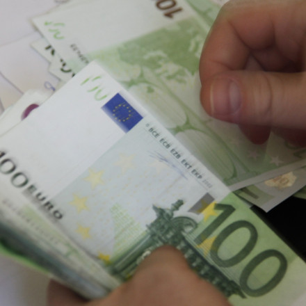 Νέα φορολογική κλίμακα: Αυξήσεις στον καθαρό μισθό - Ποιοι βλέπουν πρώτοι το όφελος