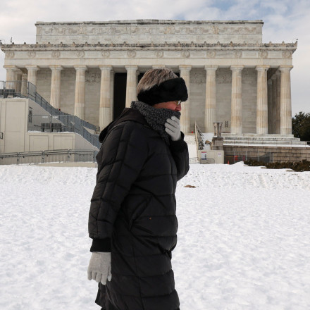 Ακραίο ψύχος «σαρώνει» τις ΗΠΑ: Δεκάδες νεκροί, εκατομμύρια στο σκοτάδι και νέο πολικό κύμα καθοδόν