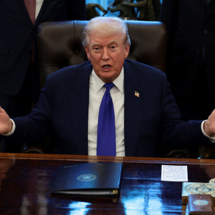 Bloomberg: Ο Τραμπ σκέφτεται την αποστολή κομάντο για το εμπλουτισμένο ουράνιο του Ιράν