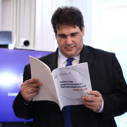 Επιστολική ψήφος: Ο Λιβάνιος καλεί στο υπουργείο την αντιπολίτευση