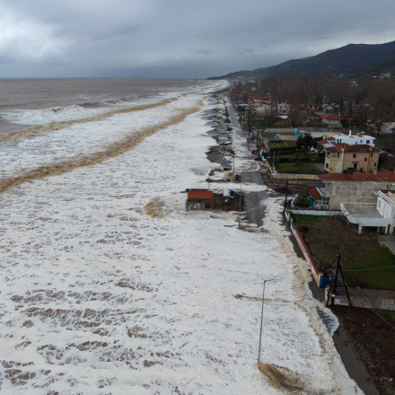 «Θα πρέπει να συνηθίσουμε τα έντονα φαινόμενα»- Ειδικός μιλά για τις βροχές και τους ανεμοστρόβιλους