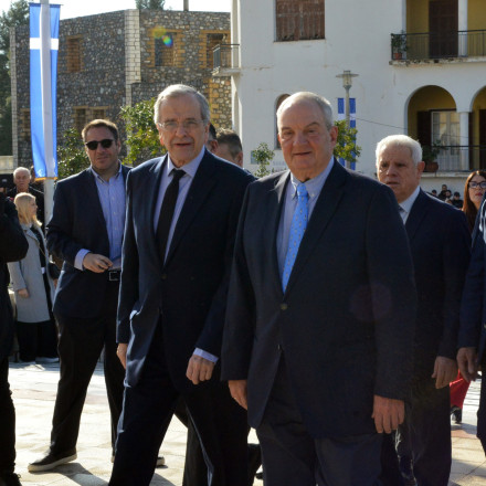 Καραμανλής από Καλαμάτα: «Ανάγκη για σεμνότητα, ταπεινότητα – Όχι σε αλαζονεία και αυταρέσκεια»»