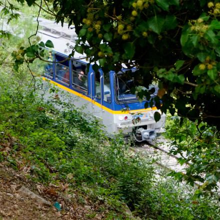 Καλάβρυτα: Βράχος χτύπησε τρένο στη γραμμή του Οδοντωτού