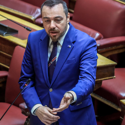 Με πατερίτσες για... τρεις μήνες