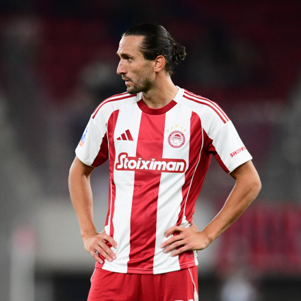 Ολυμπιακός: Αποχωρεί για Γαλλία ο Γιαζίτσι - Aνανεώνει ο Ζέλσον Μαρτίνς