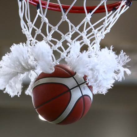 Χειροπέδες σε γνωστό μπασκετμπολίστα: Οδηγούσε μεθυσμένος επί 300 μ. στις γραμμές του τρένου