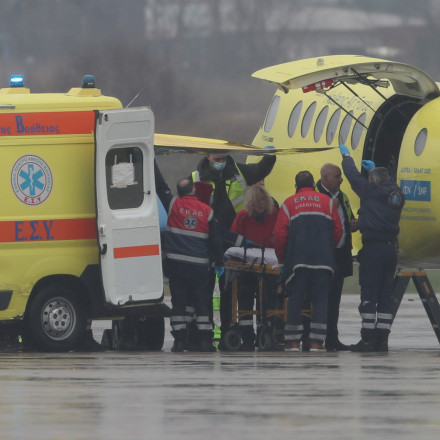 Δυστύχημα ΠΑΟΚ: Στη Θεσσαλονίκη το αεροπλάνο με τους τραυματίες- Απογειώθηκε το C-130 για τις σορούς