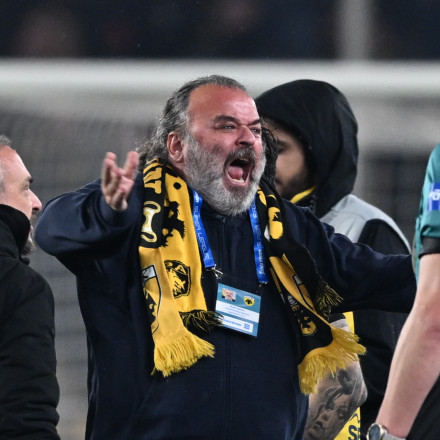 Τεράστια ένταση μετά το ΑΕΚ - Ολυμπιακός: Επεισόδιο Ηλιόπουλου με Καραπαπά και διαιτητές