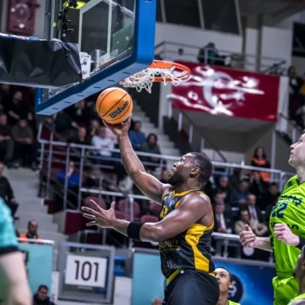 ΑΕΚ: Η Ένωση έκανε το 3/3 απέναντι στην Τόφας (90-93) και φουλάρει για πρωτιά στο BCL