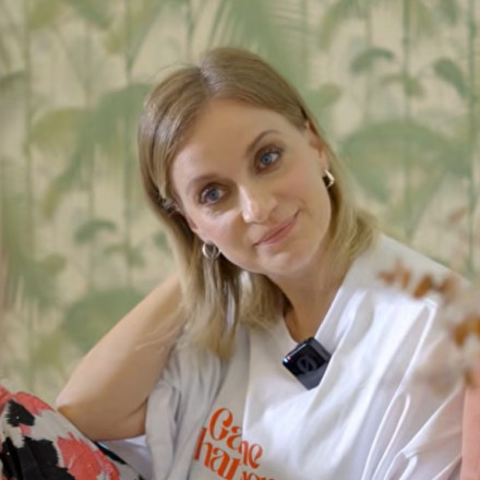 Λένα Δροσάκη: «Η μαμά μου με ρώτησε αν είμαι gay... αν μου αρέσουν τα κορίτσια»