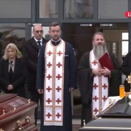 Με C-130 επιστρέφουν οι σοροί των 7 οπαδών του ΠΑΟΚ - Συγκίνηση στο τρισάγιο στην Τιμισοάρα