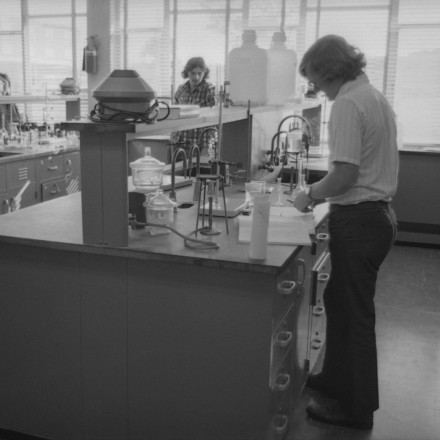 MK-Ultra: Το απόρρητο πρόγραμμα της CIA που δοκίμασε τα όρια του ανθρώπινου μυαλού