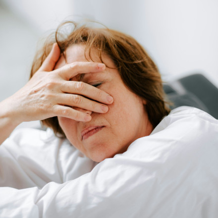 Εμμηνόπαυση: Μεγάλη μελέτη δείχνει ότι συνοδεύεται από μείωση της φαιάς ουσίας και αυξημένο άγχος