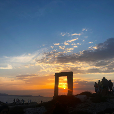 Ταξίδια: Στη δεύτερη θέση παγκοσμίως η Ελλάδα για το 2026 - «Ύμνοι» για Νάξο και Σύρο