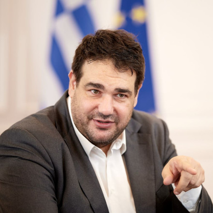 Τι προβλέπει το νομοσχέδιο για την επιστολική ψήφο και την εκλογική περιφέρεια Απόδημου Ελληνισμού