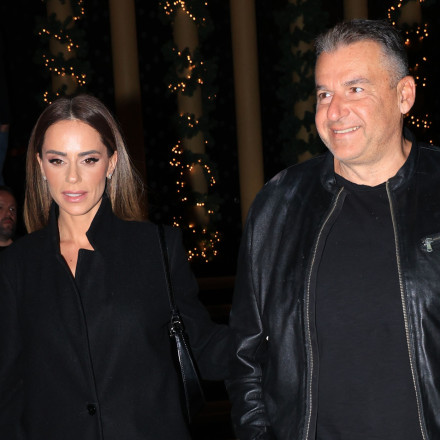 Μαρία Αντώνα: Γιόρτασε τα γενέθλιά της με τον Γιώργο Λιάγκα στην Παπαρίζου και στον Ζαχαράτο