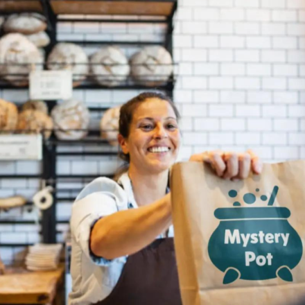 Φαγητό που θα πεταγόταν, στο 1/3 της τιμής: Οι εφαρμογές που χτυπούν την ακρίβεια και τη σπατάλη