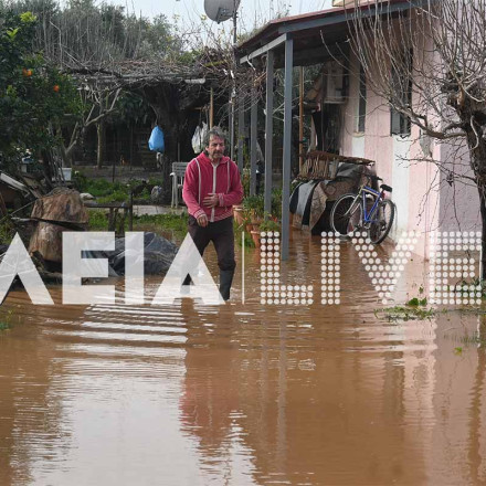 Η κακοκαιρία Kristin «πνίγει» την Ηλεία – Δρόμοι και σπίτια μετατράπηκαν σε ποτάμια