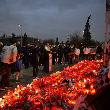 Στη Θεσσαλονίκη οι σοροί των 7 οπαδών του ΠΑΟΚ - Αποχαιρετισμός με πορεία στην Τούμπα
